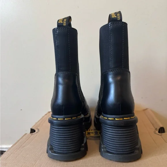 Dr Martens Corran Black Chelsea Boots - Picture 4 of 6